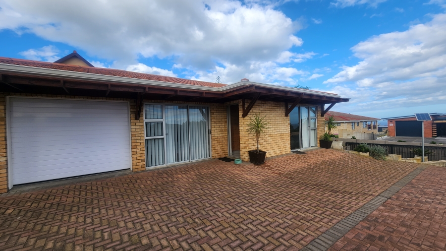 6 Bedroom Property for Sale in Dana Bay Western Cape